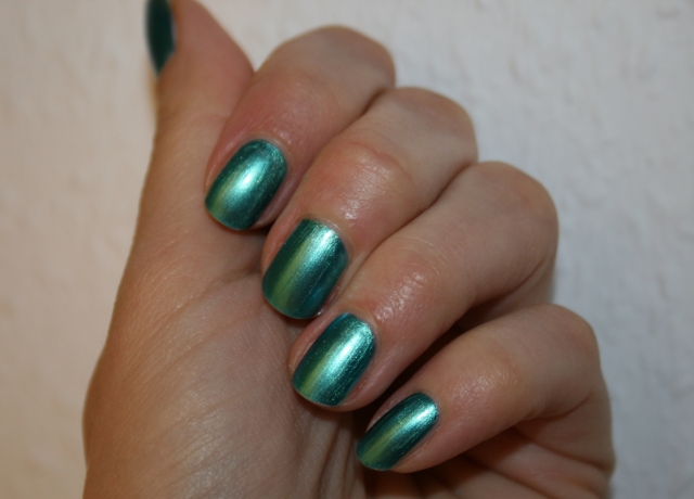 p2-890-lost-in-paradise-nails-4